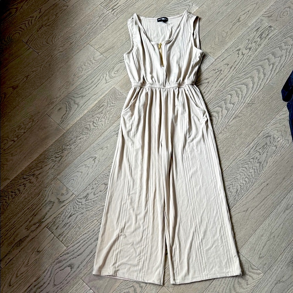 Elegant Cream Sleeveless Jumpsuit